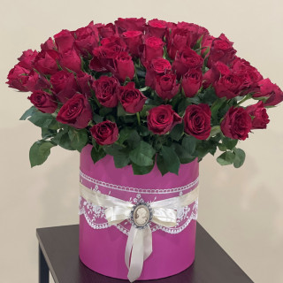 Коробка с цветами "48" Коробка с цветами "48"